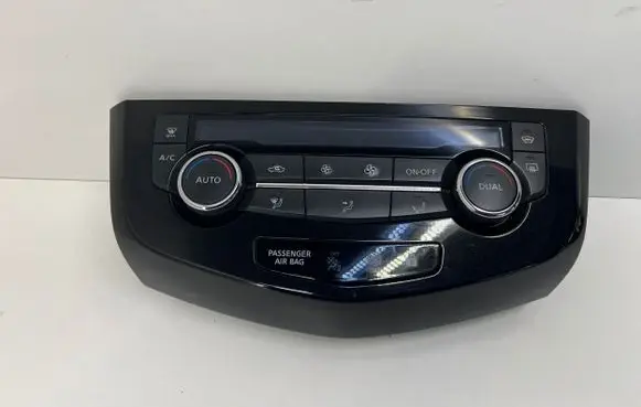 Nissan Qashqai Climate control unit 275004EA1A T907771D