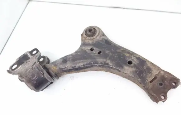 Volvo XC60 Front lower control arm/wishbone 8G9N3A053A