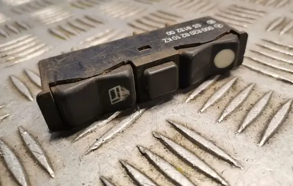 Mercedes-Benz S W126 Electric window control switch 0008208210