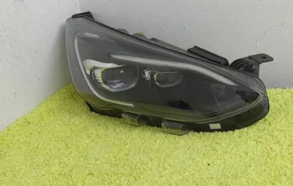 Ford Focus Headlight/headlamp JX7B-13E016-AJ