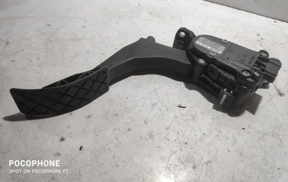 Volkswagen Golf IV Accelerator throttle pedal 6Q1721503B