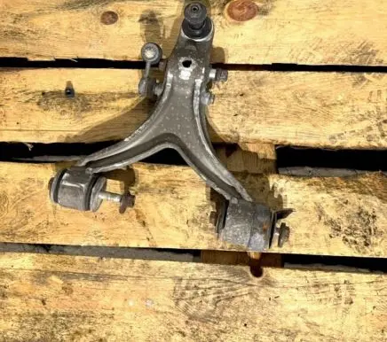 Maserati GranTurismo Front lower control arm/wishbone 3206581