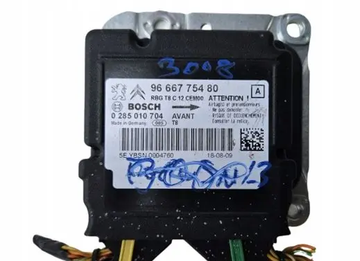 Peugeot 3008 I Charging relay 96667754804car