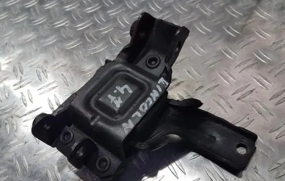 Lincoln Town Car Engine mount bracket