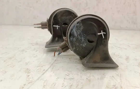 Volkswagen PASSAT B5 Horn signal 0092018