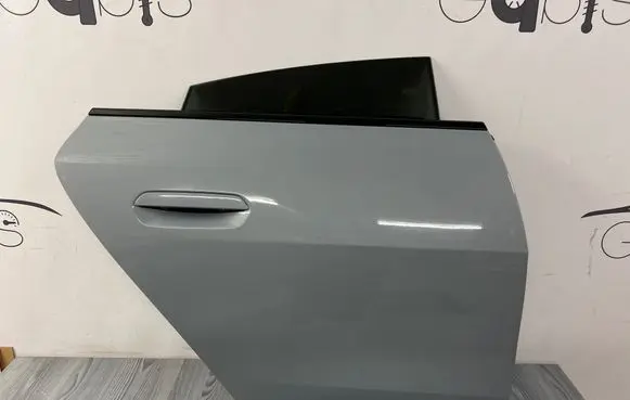 BMW i4 Rear door 