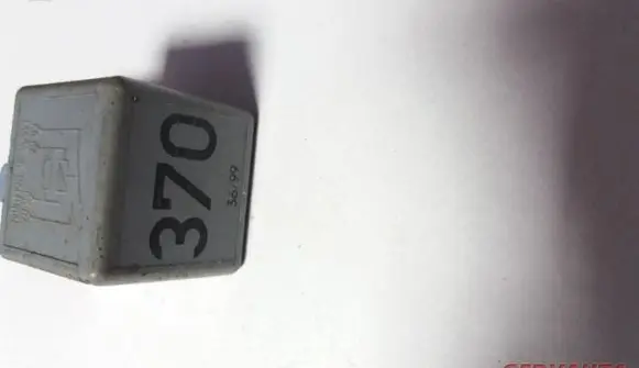 Audi A6 S6 C5 4B Other relay 8D0951253
