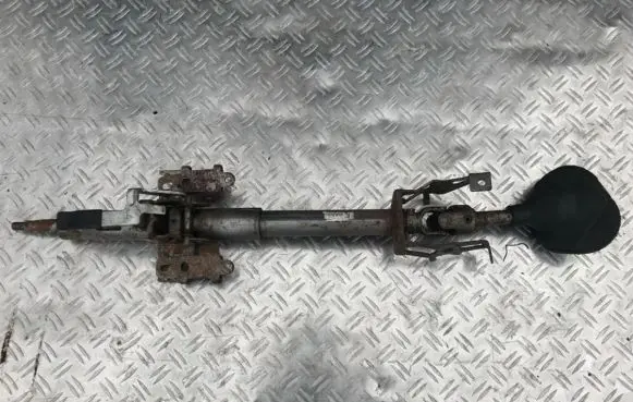 Mazda 626 Steering wheel axle