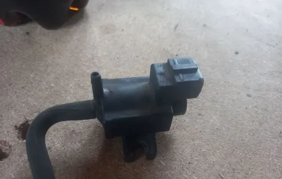 Volvo V70 Turbo solenoid valve 31219977
