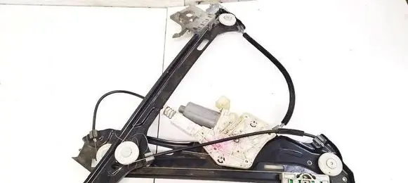 Mercedes-Benz CLS C219 Sliding door window regulator with motor A2197201046