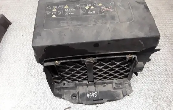 Renault Trafic III (X82) Battery box tray 