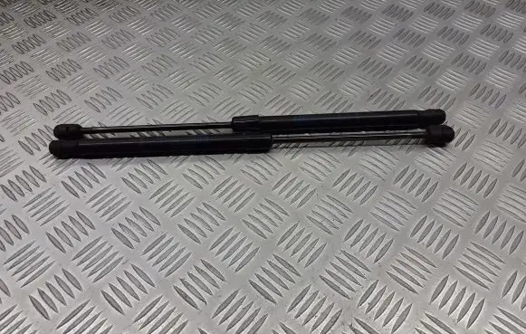Opel Astra H Shock absorber/damper mounting bracket 