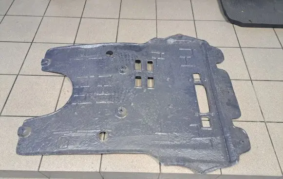 Peugeot 308 SW Engine splash shield/under tray 7013EA 7013W5 8108ER