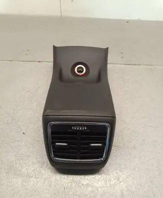 Audi Q3 8U Rear air vent grill 8U0819203