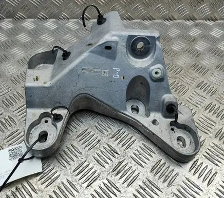 BMW iX1 Engine mounting bracket 9796439