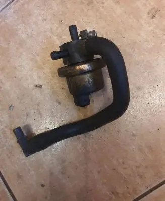 Audi 100 S4 C4 Valve vacuum 3911070906
