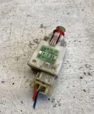 Opel Zafira A Brake pedal sensor switch 90569685