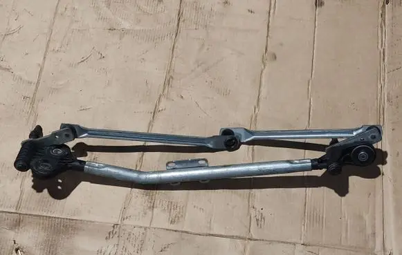 BMW X5 E70 Front wiper linkage and motor 7200510 13281101 61617200510