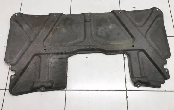 Engine bonnet/hood sound/heat insulation