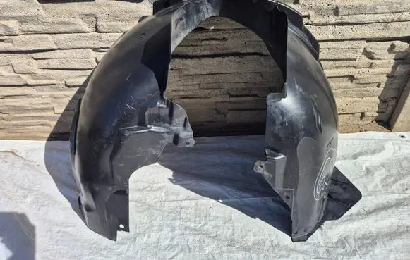 Volvo XC60 Front wheel arch liner splash guards 31694870 31694871