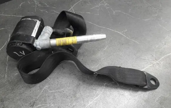 Alfa Romeo 166 Front seatbelt
