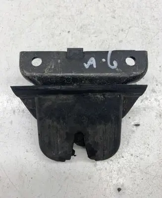 Audi A6 S6 C5 4B Tailgate/trunk/boot lock/catch/latch 4B9827520