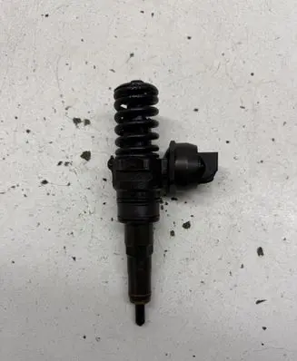Volkswagen PASSAT B6 Fuel injector 038130073BQ 0414720312