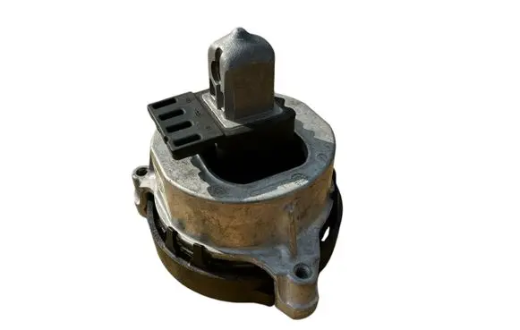 BMW 5 G30 G31 Engine mount bracket 6860496