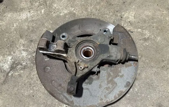 Citroen DS5 Front wheel hub spindle knuckle