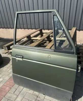 Mitsubishi Pajero Front door