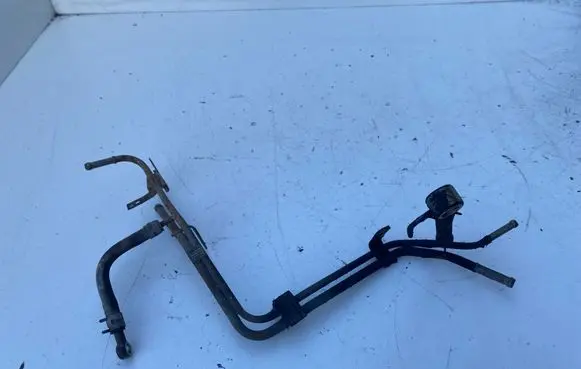 Toyota Avensis T220 Fuel line/pipe/hose 