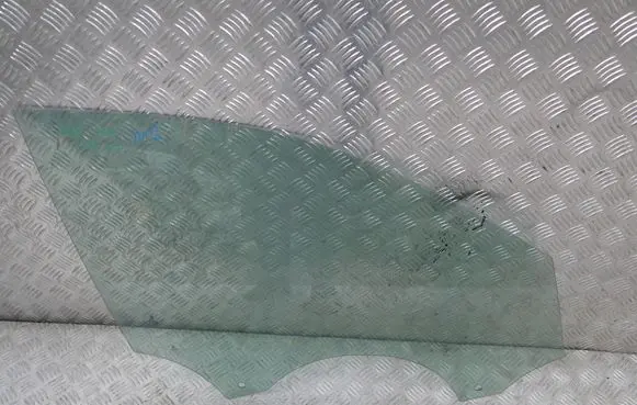 Volkswagen PASSAT B8 Sliding door window/glass
