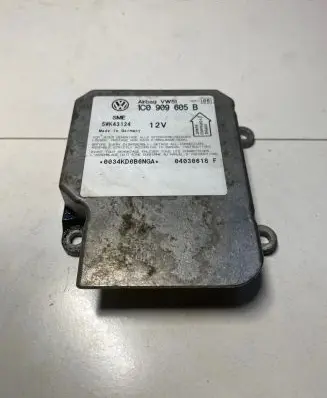 Volkswagen PASSAT B5.5 Airbag control unit/module 1C0909605B 04030618F 5WK43124