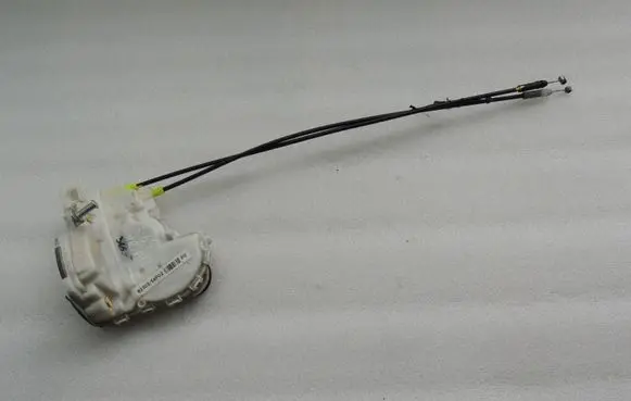 Suzuki Vitara (LY) Rear door lock 8230254P02