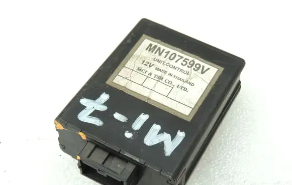 Mitsubishi L200 Transfer box differential control unit MN107599