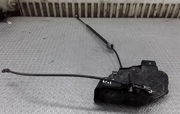 Volvo V50 Front door lock 30753664
