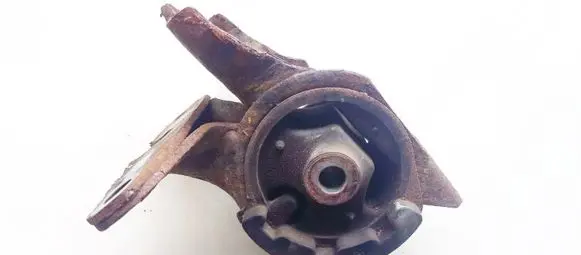 Mazda 6 Engine mount bracket