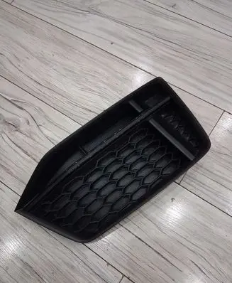 Audi TT TTS RS Mk3 8S Front fog light trim/grill 8S0807682A