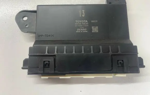 Lexus RX 450H Other control units/modules 8865048180 2775007330