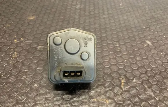 Volkswagen PASSAT B5 Headlight level adjustment motor 3A0941295