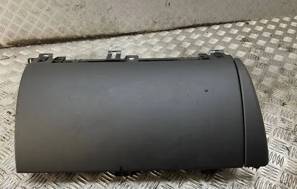 Jaguar XF X250 Glove box