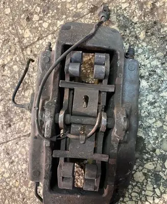 Audi Q7 4L Front brake caliper