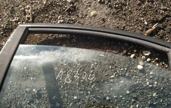 Nissan Primera Rear door window glass