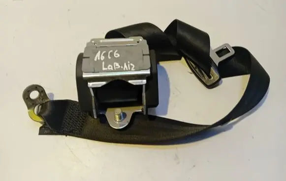 Rear seatbelt