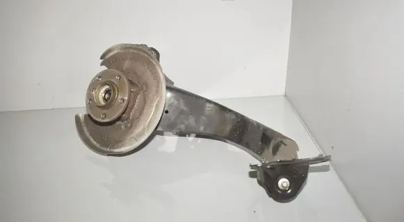 Rear wheel hub