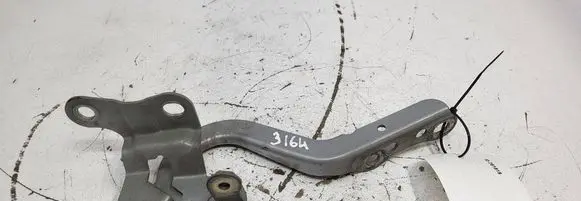 Toyota Yaris Engine bonnet/hood hinges