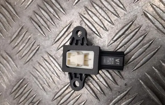 Hyundai Kona II Airbag deployment crash/impact sensor 9593006000