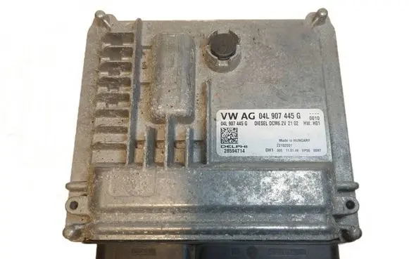 Volkswagen Golf VII Engine control unit/module ECU 04L907445G 28594714 DCM62V