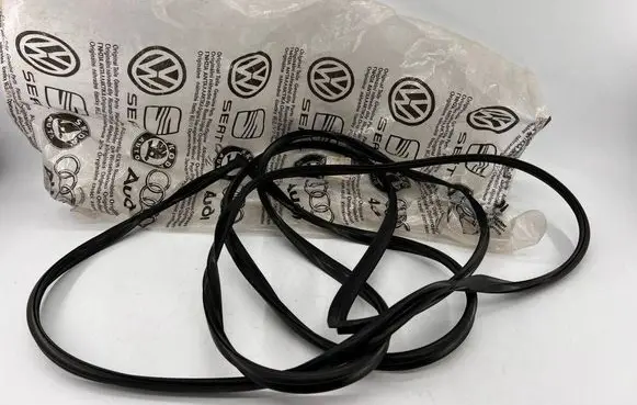 Volkswagen II LT Windshield trim 2D3845121