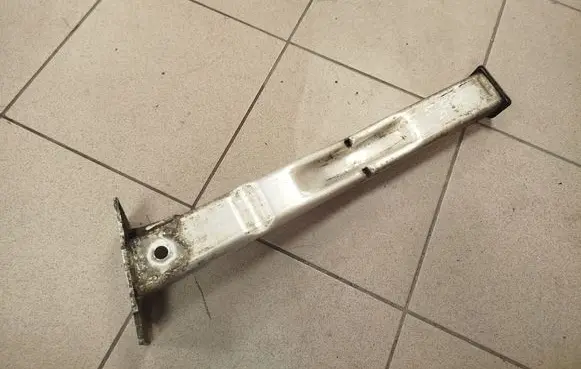 Peugeot 5008 Front bumper support beam 